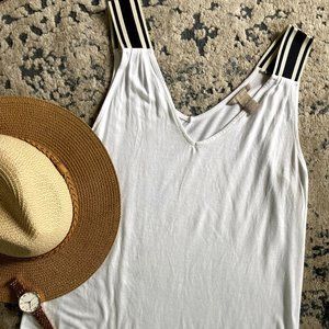 BANANA REPUBLIC | White V-neck Tank | M